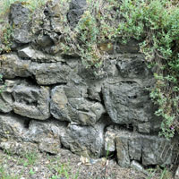 Ragstone rockery, Pratling 